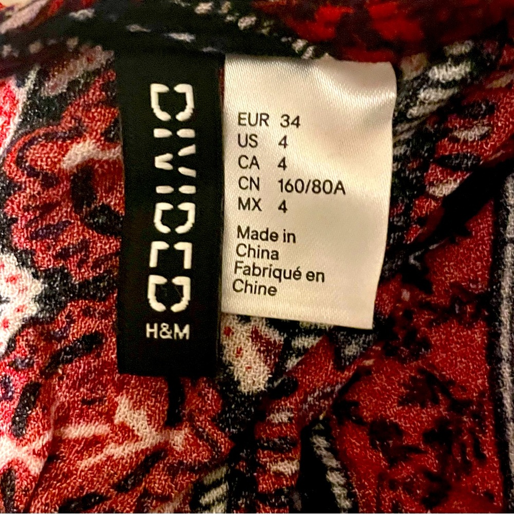 H&M Divided Split Back Top - Picture 3 of 4